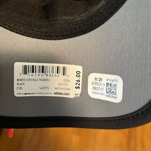 Women’s Adidas hat - Picture 4 of 4